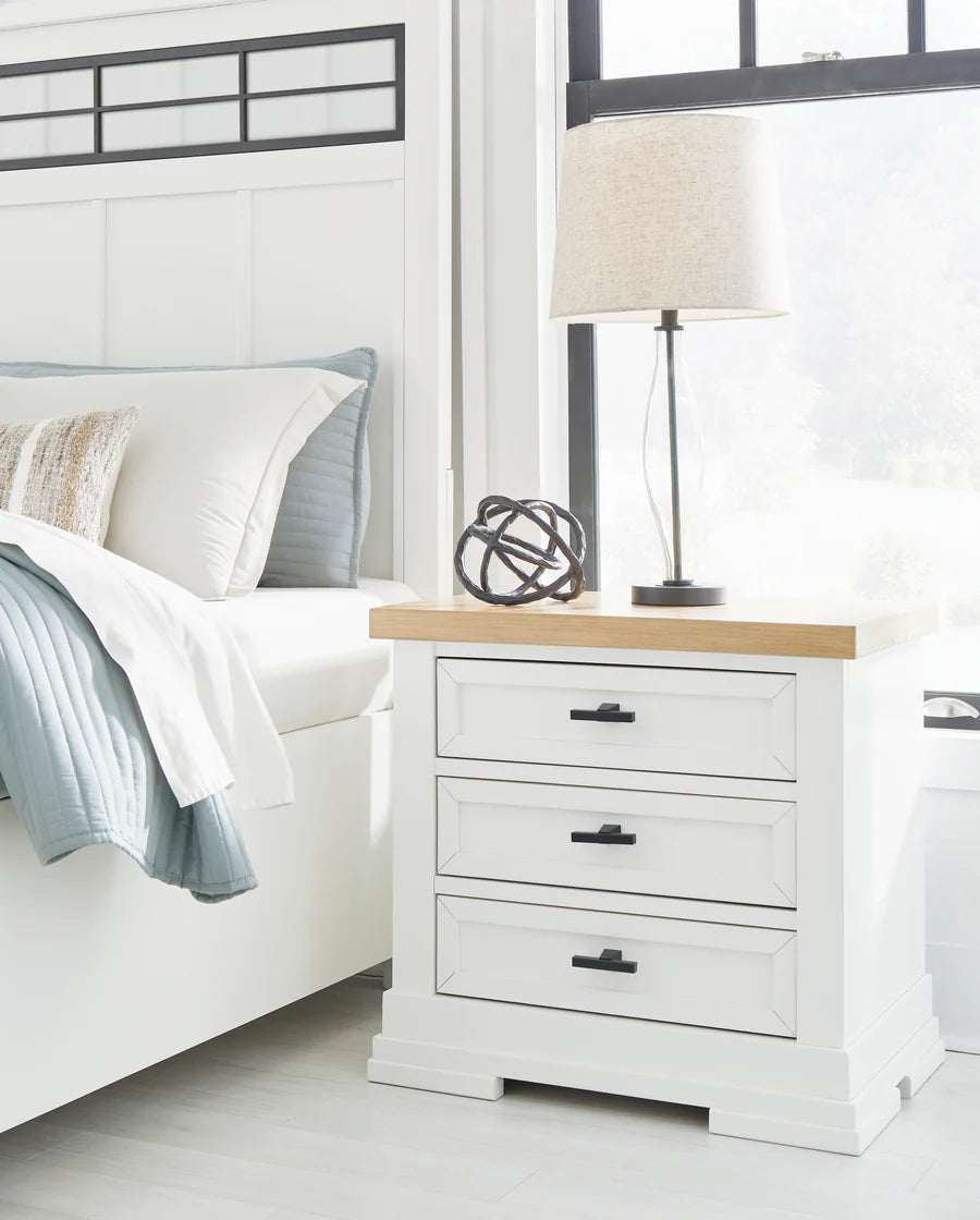 Juego de dormitorio con plataforma de almacenamiento Ashbryn en blanco