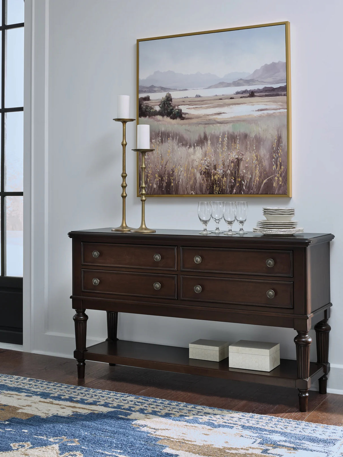 Lavinton Brown Dining Server