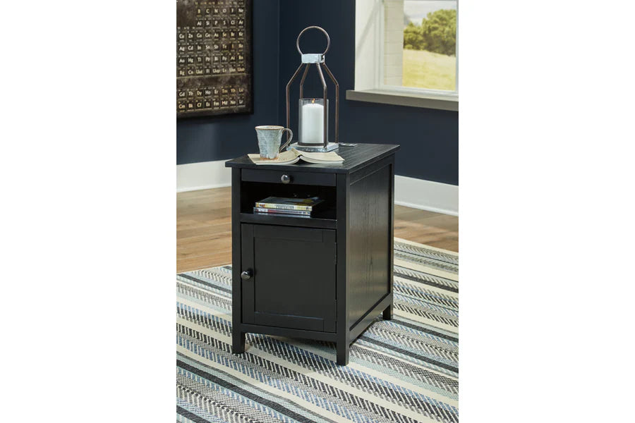 Treytown Black Chairside Table with USB Charging