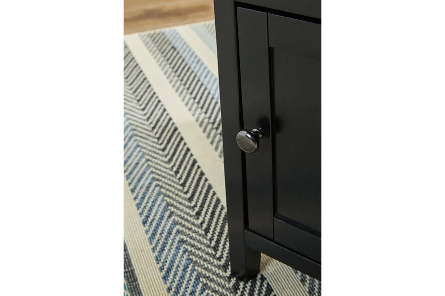 Treytown Black Chairside Table with USB Charging