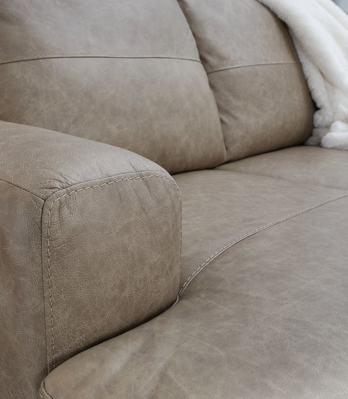 Seccional Amuleto Desert Chaise de 2 piezas