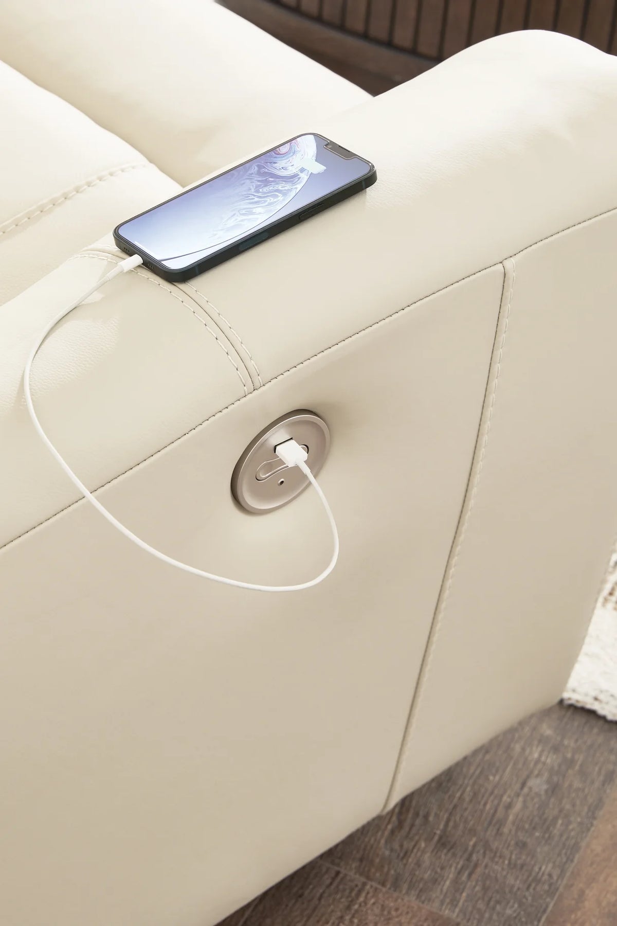 Sofá reclinable eléctrico Dahlmoore Almond