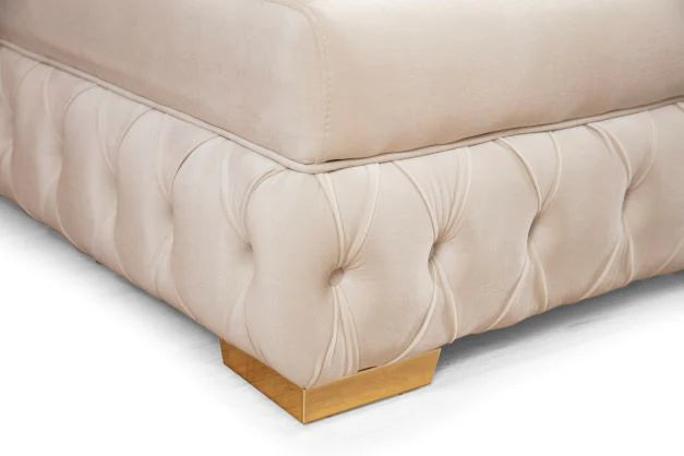 Sofá seccional doble chaise Matilda de terciopelo marfil con mechones